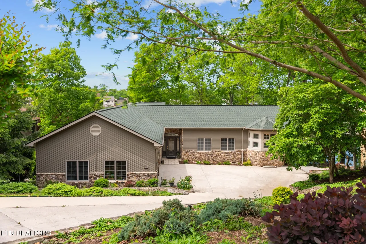 43 Markham Terrace — lakefront home on Lake Dartmoor, Fairfield Glade